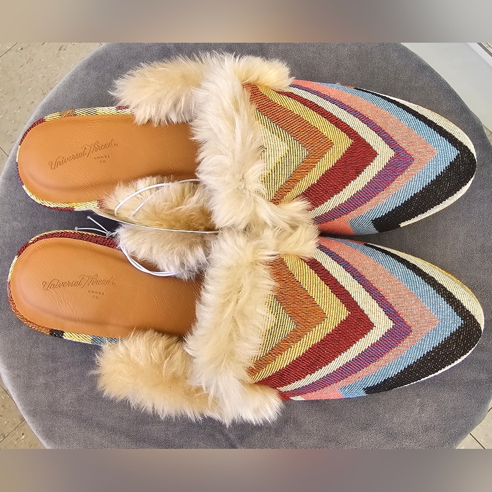 Universal Thread Shoes